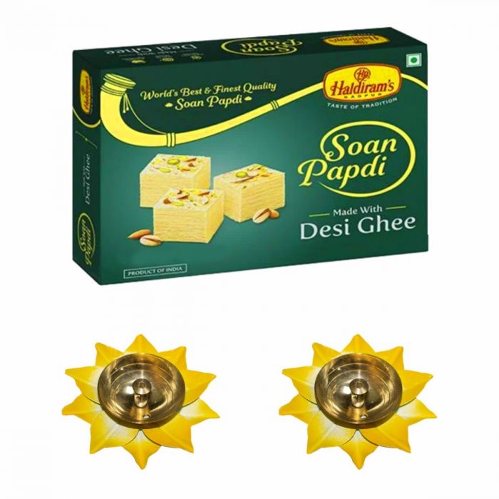 Soan Papdi Desi Ghee (500 g) with 2 Small Diya main product photo