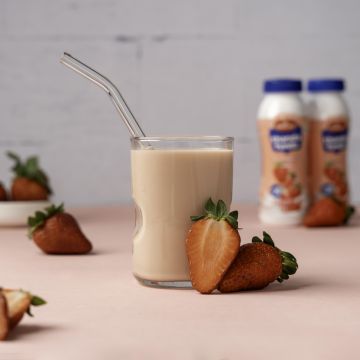 Thanda Funda - Strawberry Flavour Milk  (180ml - Pack of 12) - Hover Image