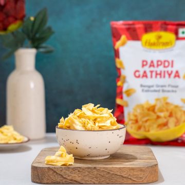 Papdi Gathiya (200g) - Hover Image